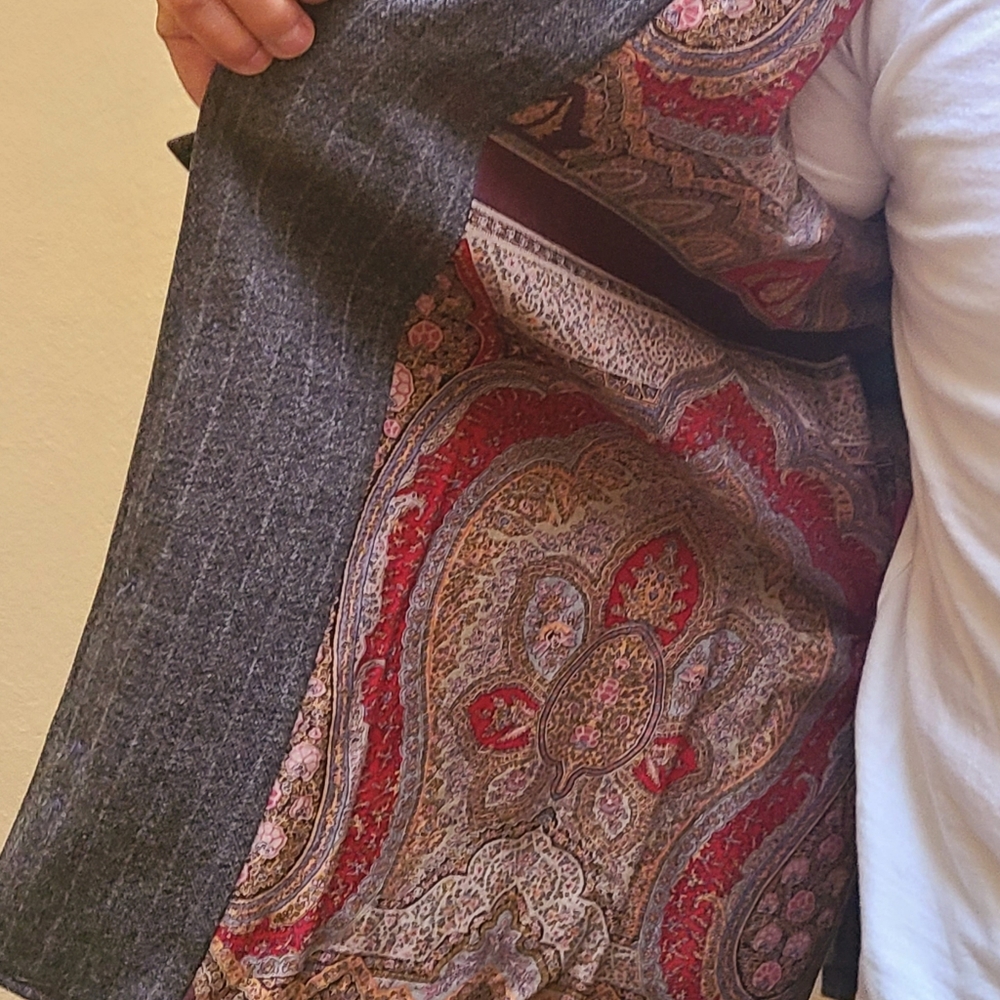 October SALE! ROBERT GRAHAM wool jacket with awesome pattern lining. (Mens Med).